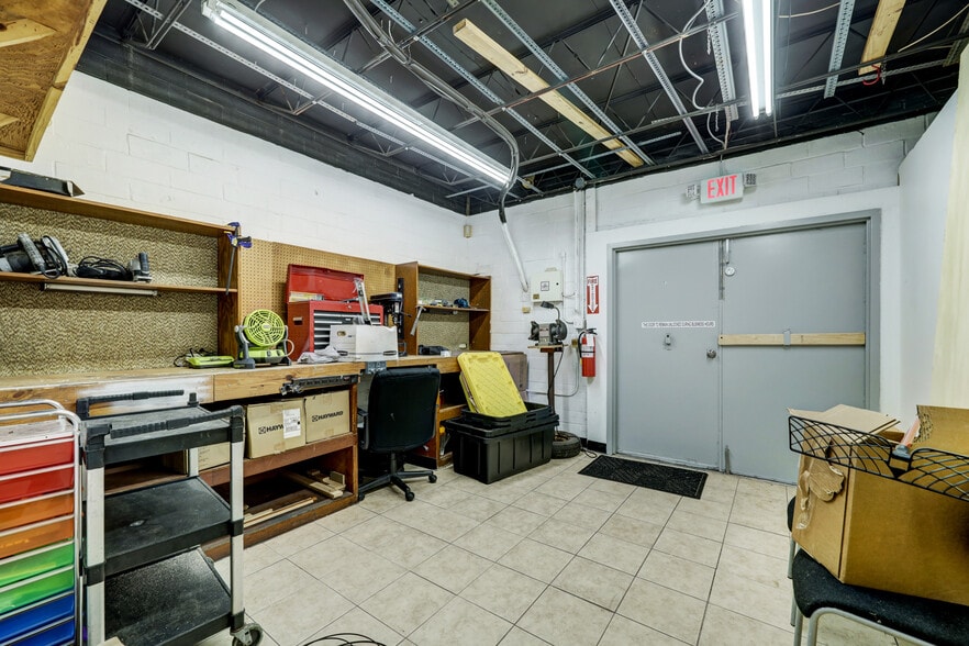 More Photos Of 905 W Main St, La Porte Warehouse For Sale
