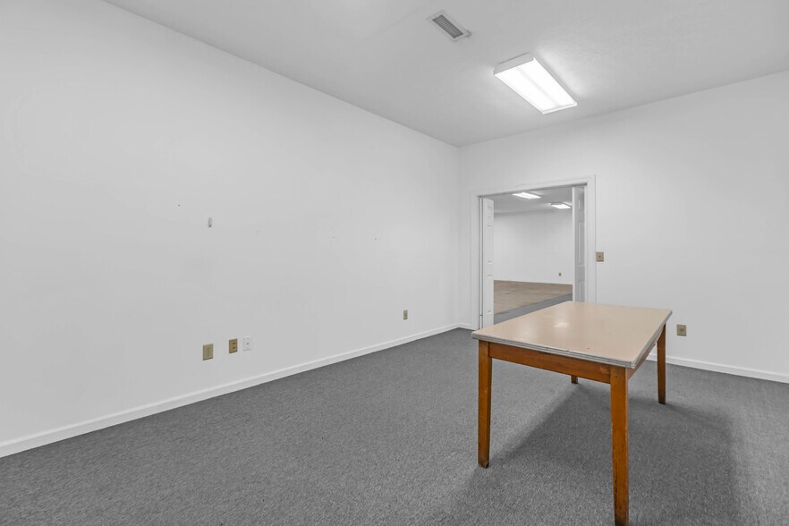 More Photos Of 5 Industrial Park Dr, Hendersonville Freestanding For Sale