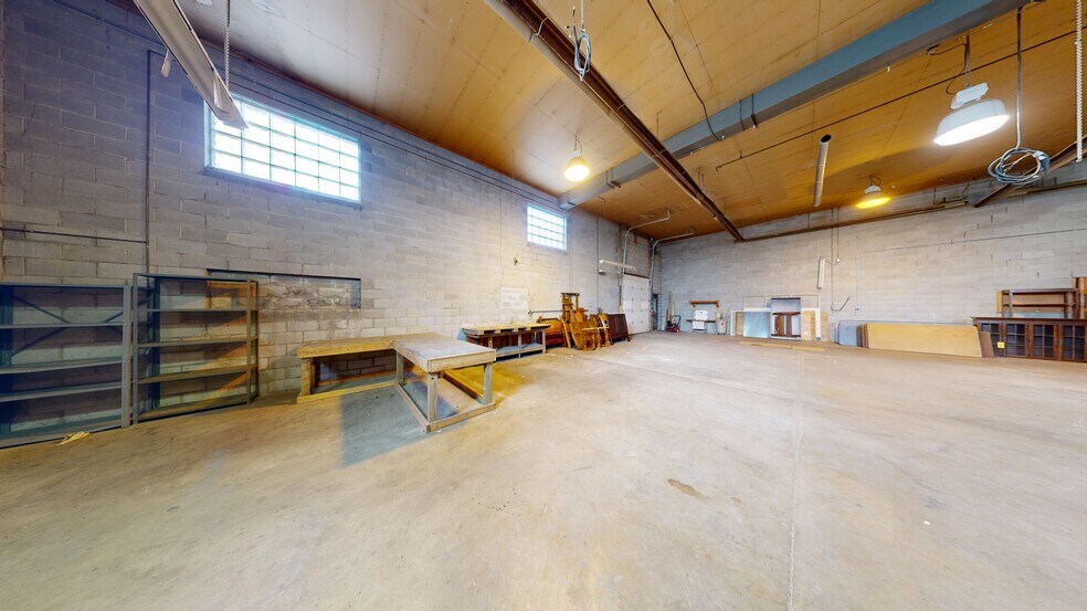 More Photos Of 16 Madison St, Leetonia Flex For Sale