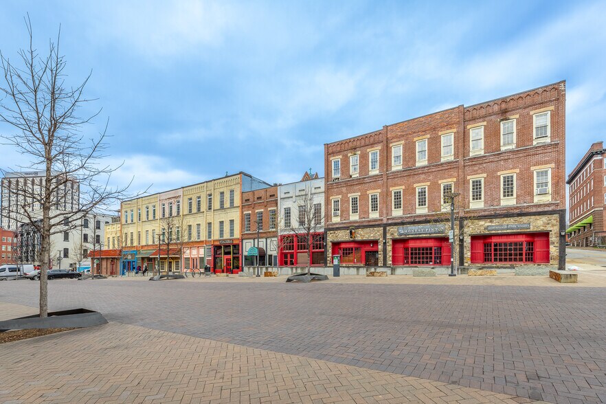 More Photos Of 19 Patten Pky, Chattanooga Storefront For Lease