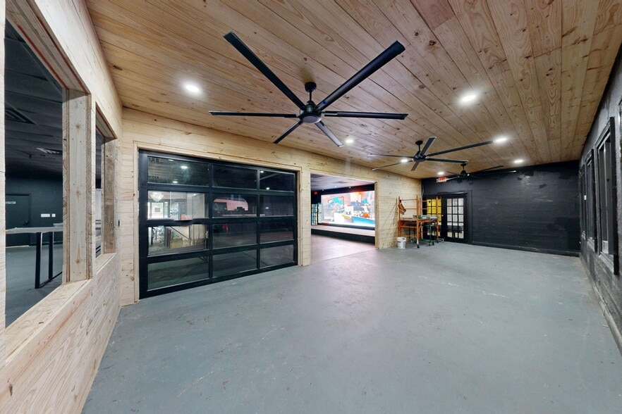 More Photos Of 4946 Rigsby Ave, San Antonio Restaurant For Sale