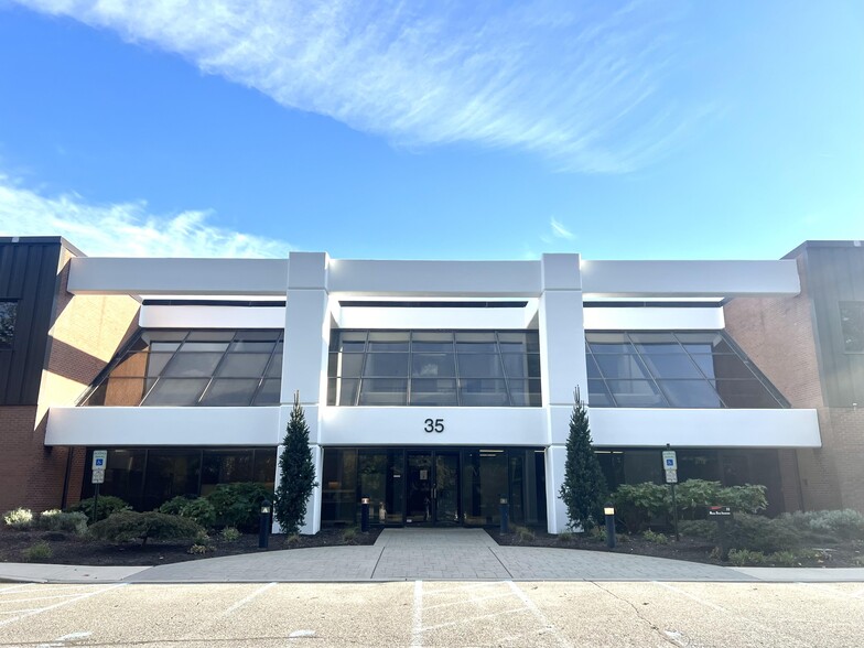 More Photos Of 35 Technology Dr, Warren Office For Lease