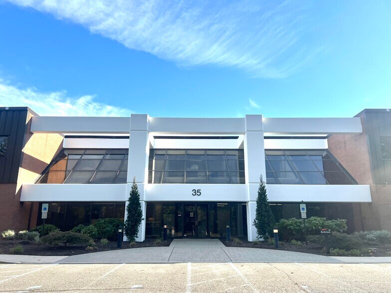 More Photos Of 35 Technology Dr, Warren Office For Lease