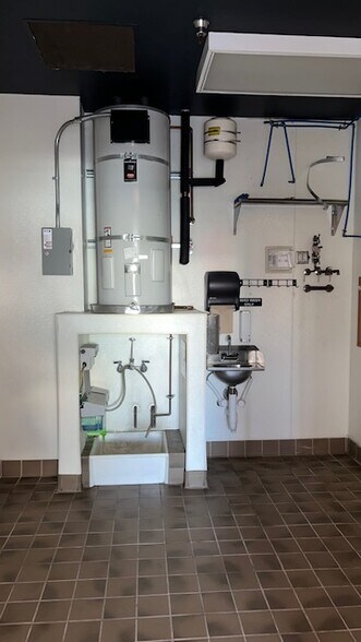 More Photos Of 6255 W Sunset Blvd, Los Angeles Office For Lease