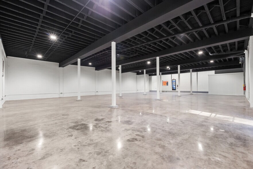 More Photos Of 1731 N Miami Ave, Miami General Retail For Lease