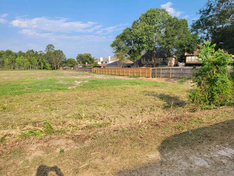 More Photos Of 0 Lakeville Dr, Kingwood Land For Sale