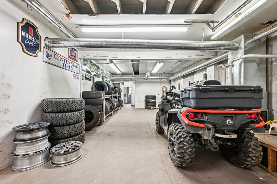 More Photos Of 15970 S Golden Rd, Golden Auto Dealership For Sale