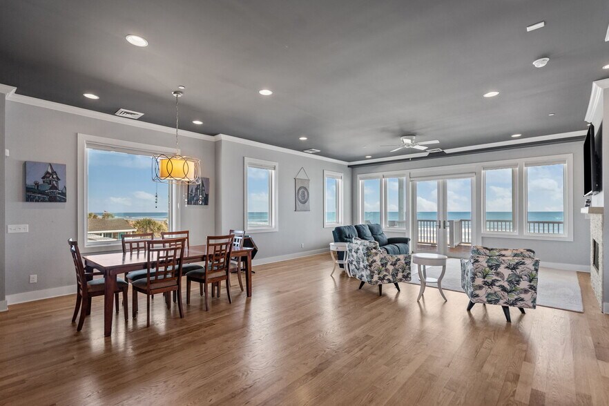 More Photos Of 312 Carolina Beach Ave N, Carolina Beach Office For Sale