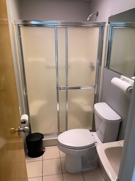 More Photos Of 1580 Lakeland Ave, Bohemia Warehouse For Lease