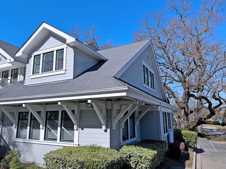 More Photos Of 418 Aviation Blvd, Santa Rosa Medical For Lease