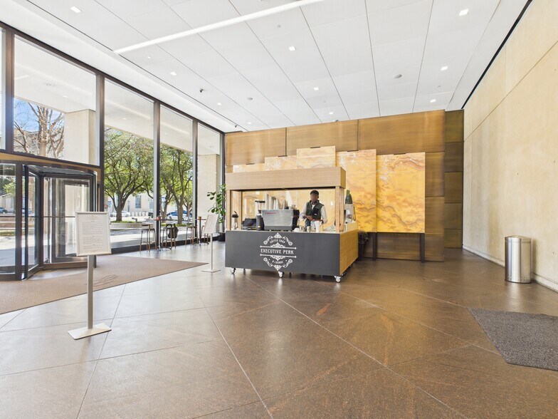 More Photos Of 801 Cherry St, Fort Worth Office For Lease