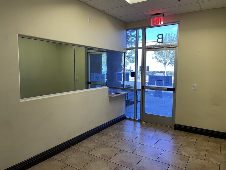 More Photos Of 627 W Avenue Q, Palmdale Medical For Lease