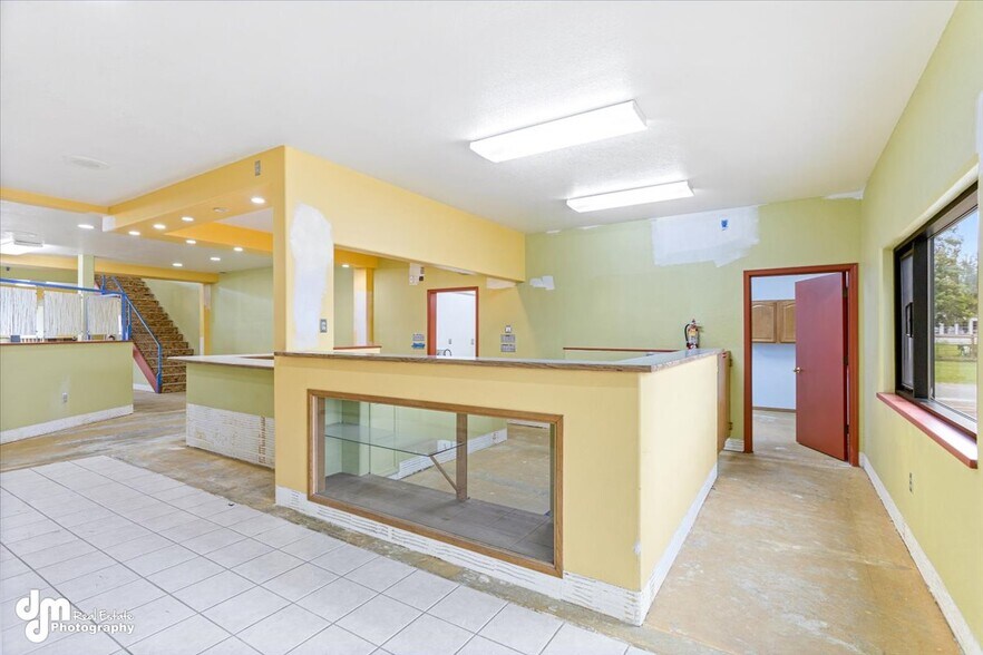 More Photos Of 1901 N Hemmer Rd, Palmer Medical For Sale