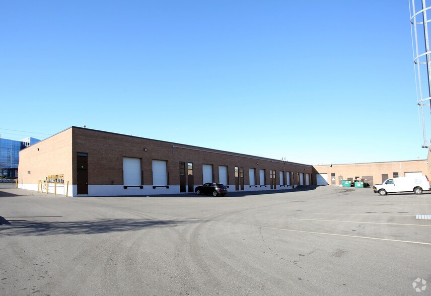 More Photos Of 6355 Kennedy Rd, Mississauga Light Distribution For Lease