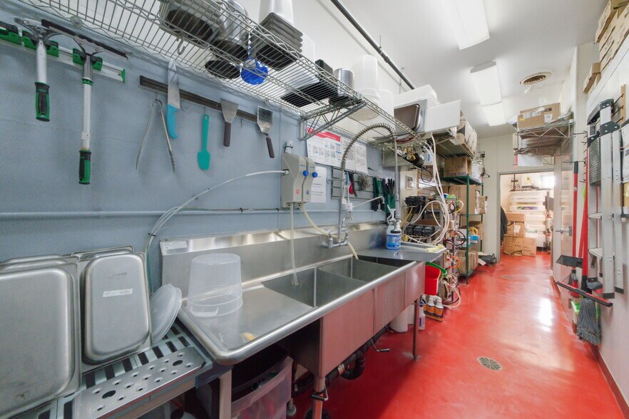 More Photos Of 50 County Road 120, Saint Cloud Fast Food For Sale