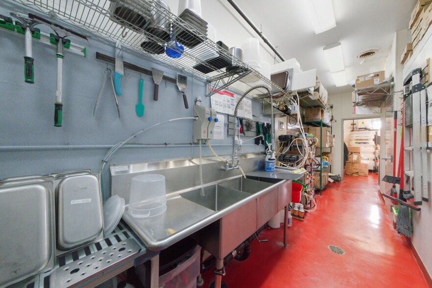 More Photos Of 50 County Road 120, Saint Cloud Fast Food For Sale