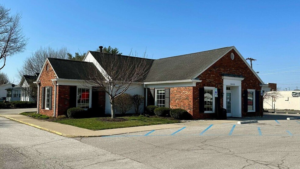 Primary Photo Of 3003 S Kentucky Ave, Indianapolis Bank For Sale