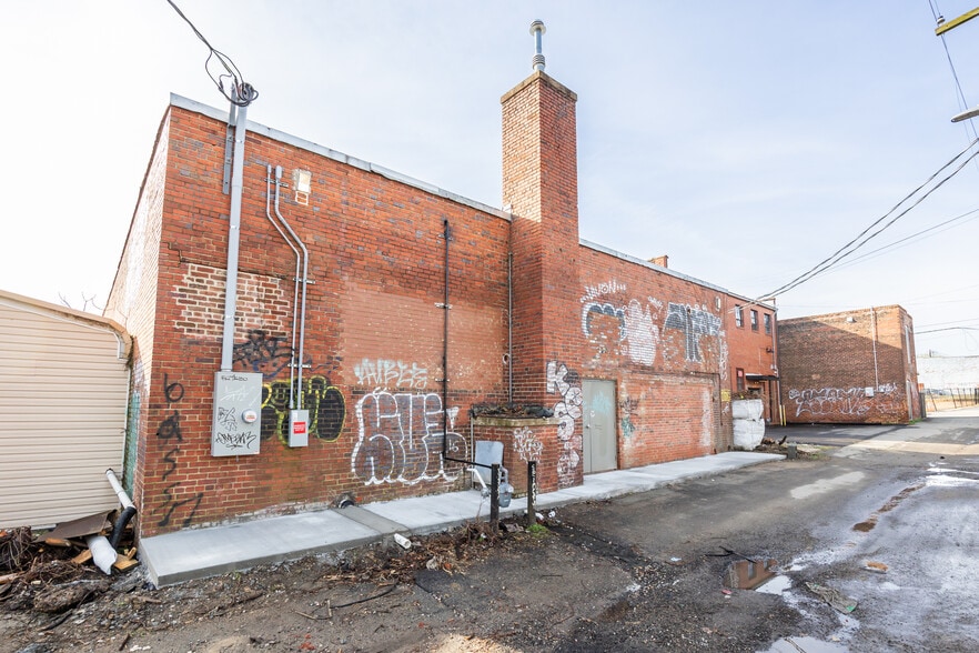 More Photos Of 1427 Hull St, Richmond Storefront For Lease
