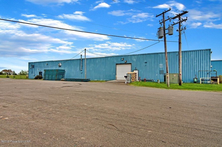 More Photos Of 220 Oak Hill Rd, Mountain Top Distribution For Sale