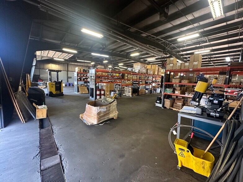 More Photos Of 5301 Crayton Ave, Cleveland Warehouse For Lease