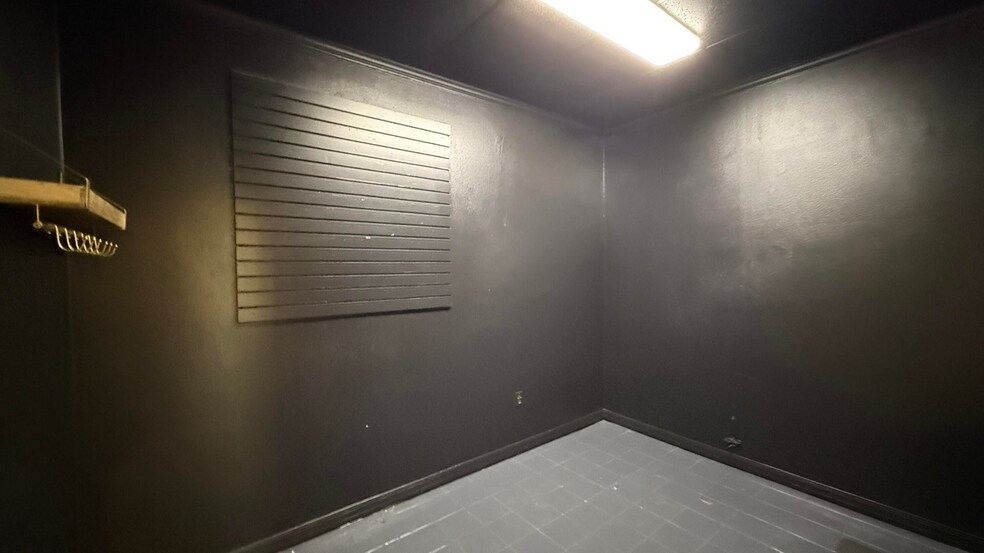 More Photos Of 144 Mary Esther Blvd, Mary Esther Storefront For Sale