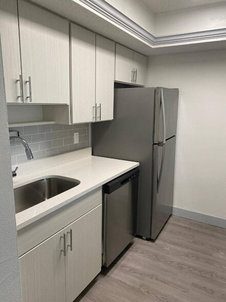 More Photos Of 120 47th Ave N, Saint Petersburg Apartments For Sale