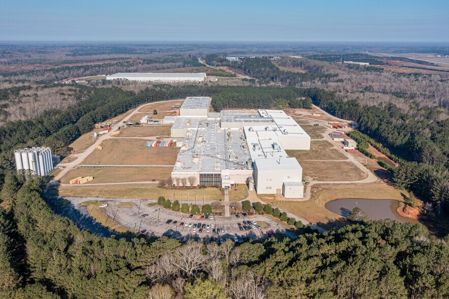 More Photos Of 411 Pegasus Pky, Lagrange Manufacturing For Sale