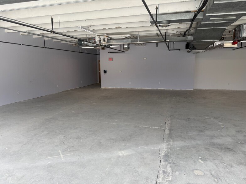 More Photos Of 39 Hanover St, Lebanon Office For Lease