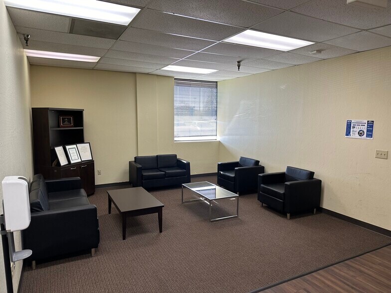 More Photos Of 4125-4131 Northgate Blvd, Sacramento Flex For Sale
