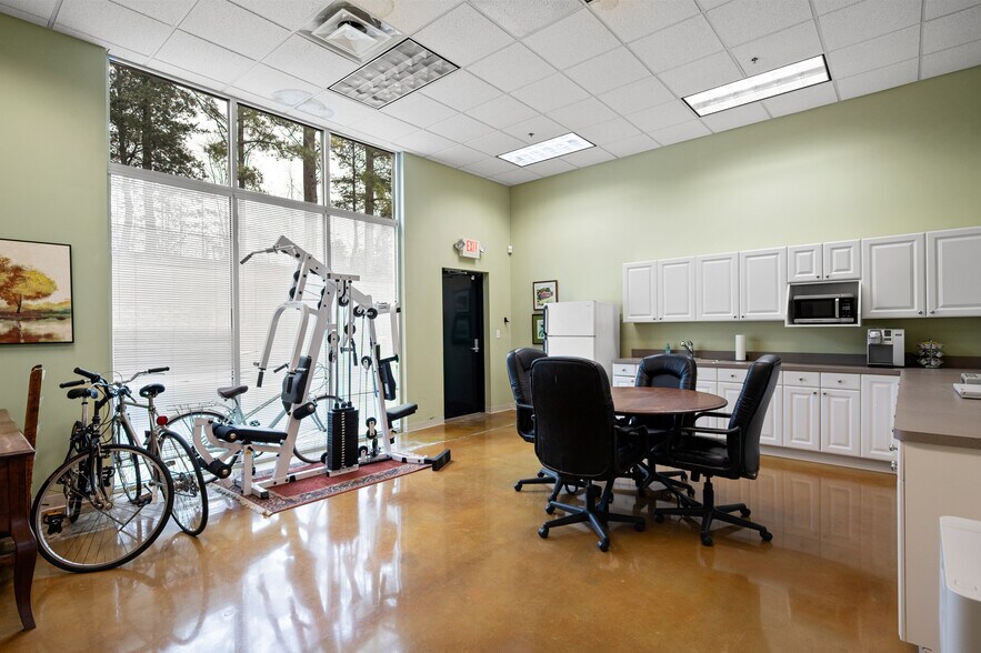 More Photos Of 975 Cobb Place Blvd NW, Kennesaw Flex For Sale