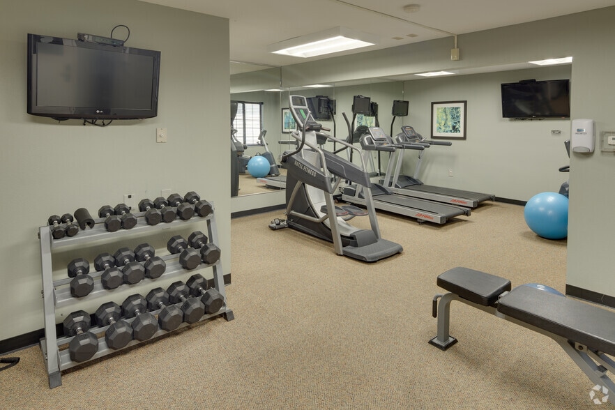 More Photos Of 300 W Romeo B Garrett Ave, Peoria Hotel For Sale
