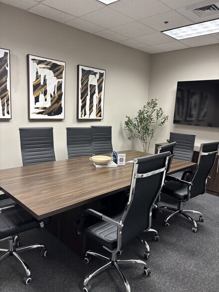 More Photos Of 14239 W Bell Rd, Surprise Office For Lease