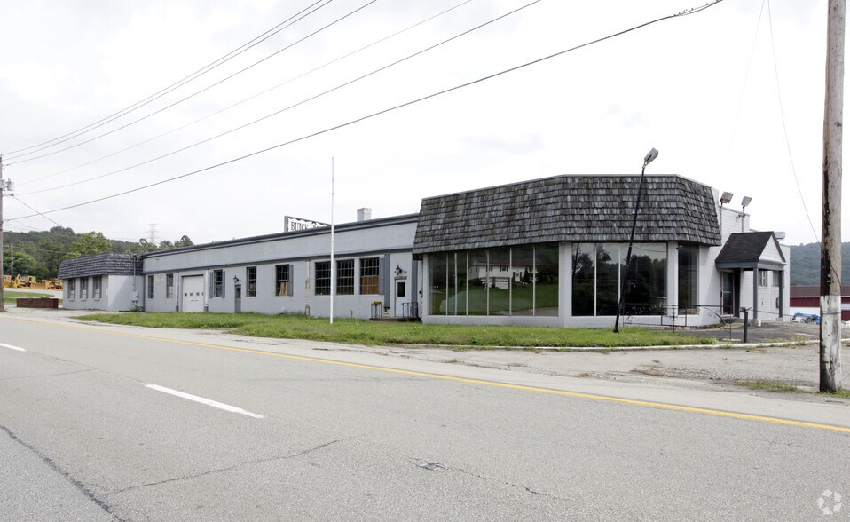 Primary Photo Of 1044 University Dr, Connellsville Auto Dealership For Lease