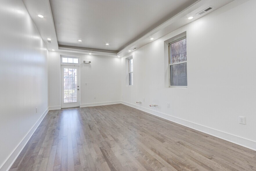 More Photos Of 833 N Howard St, Baltimore Storefront Retail Office For Lease