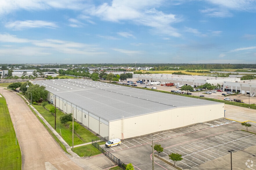 More Photos Of 7390 Northcourt Rd, Houston Warehouse For Lease