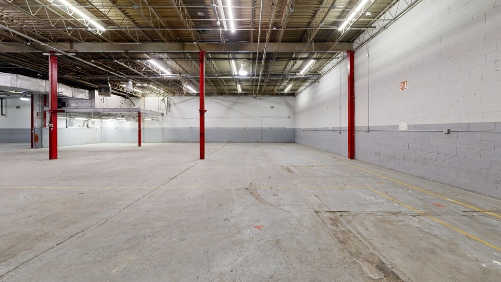 More Photos Of 45 S Service Rd, Plainview Light Manufacturing For Lease