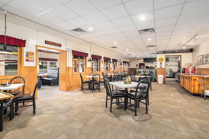 More Photos Of 6225 W D Ave, Kalamazoo Restaurant For Sale