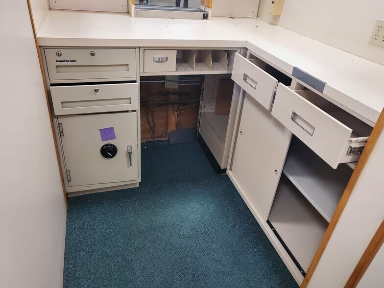 More Photos Of 1750 NE 8th St, Homestead Bank For Sale