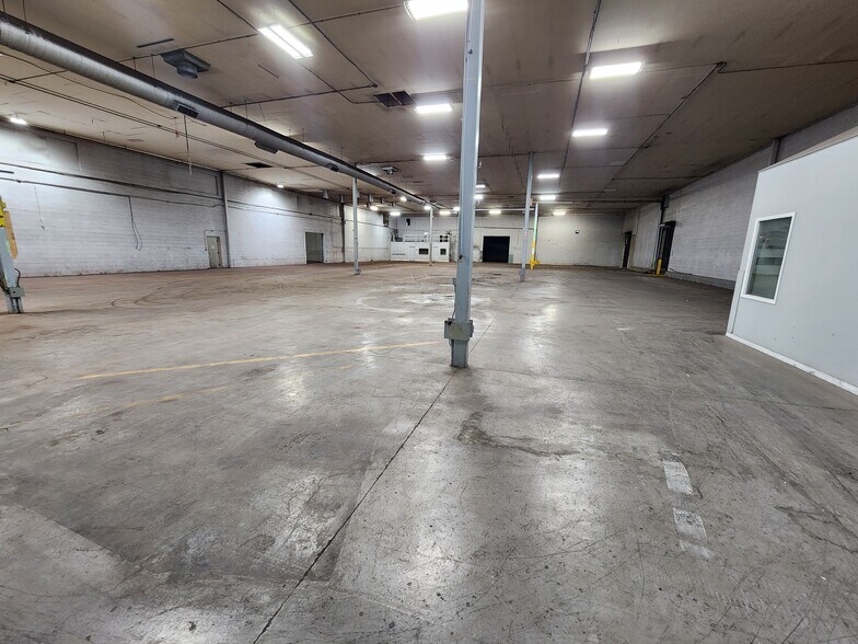 More Photos Of 1810 Kosmina Rd, Vernon Manufacturing For Sale