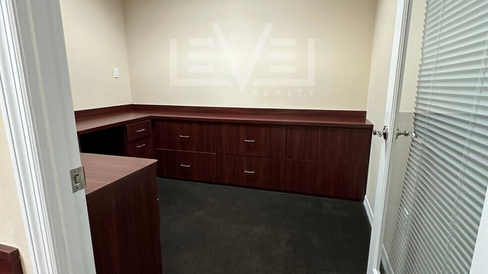 More Photos Of 2455 E Sunrise Blvd, Fort Lauderdale Loft Creative Space For Sale