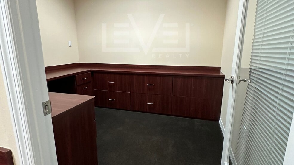 More Photos Of 2455 E Sunrise Blvd, Fort Lauderdale Loft Creative Space For Sale