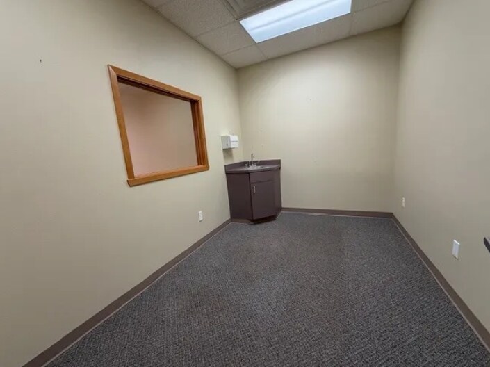 More Photos Of 2025 S Broadway St, New Ulm Freestanding For Lease