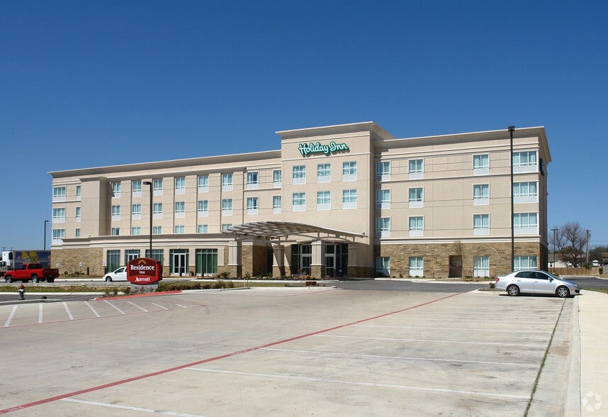 Primary Photo Of 300 E Central Texas Expy, Killeen Hotel For Sale