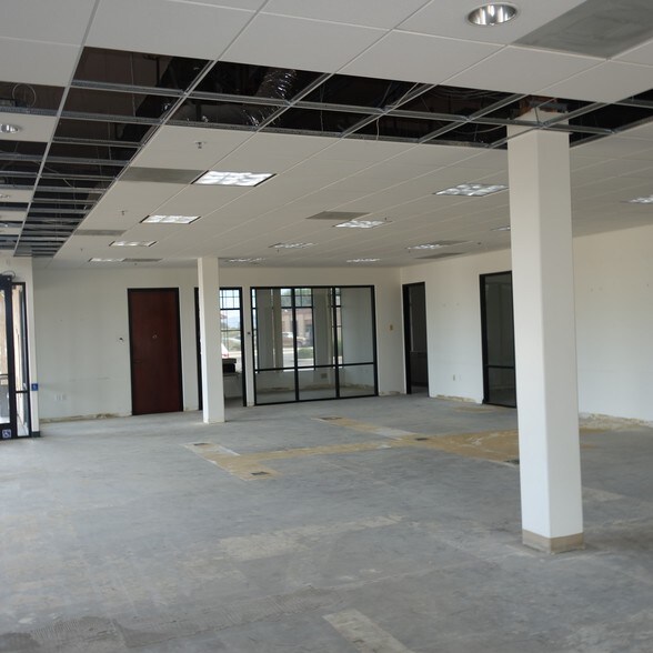 More Photos Of 1160 E Fry Blvd, Sierra Vista Bank For Sale