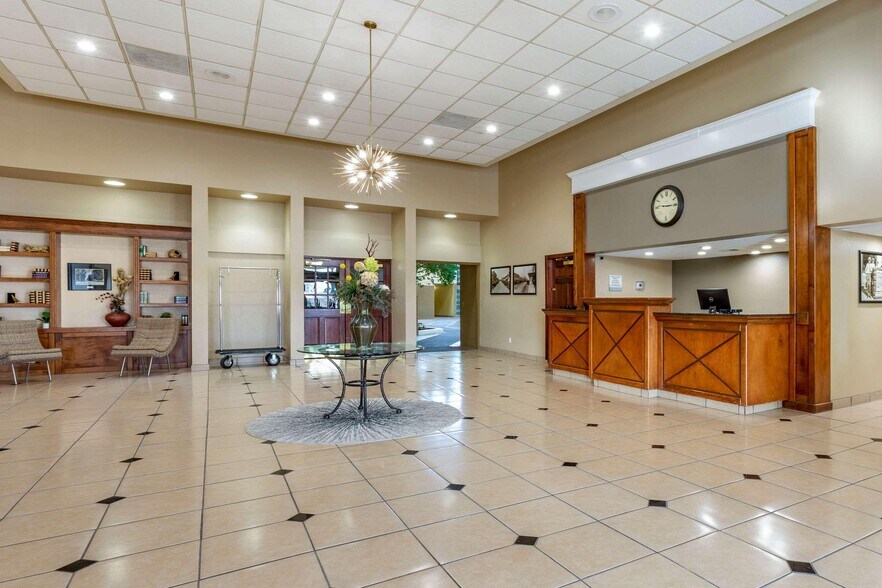 More Photos Of 2000 N Main St, Roswell Hotel For Sale
