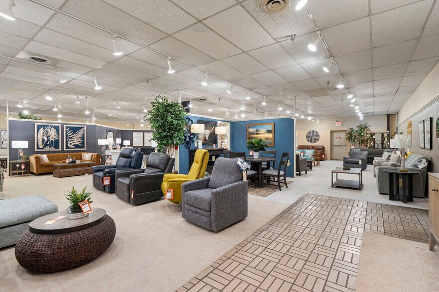 More Photos Of 334 County Road 81, Osseo Storefront Retail Office For Sale
