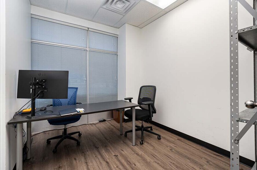 More Photos Of 37 Sandiford Dr, Whitchurch-Stouffville Medical For Lease