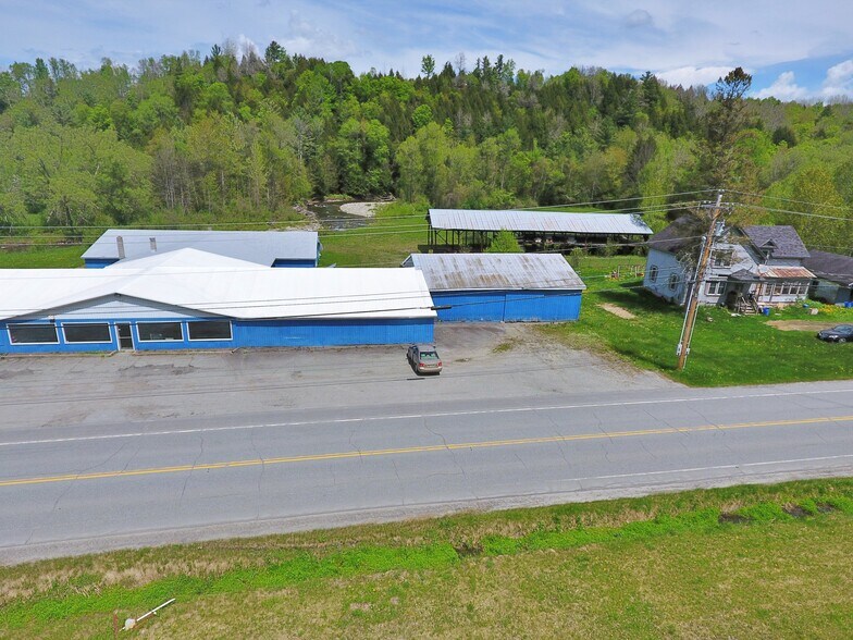 More Photos Of 303 Willoughby Ave, Orleans Freestanding For Sale