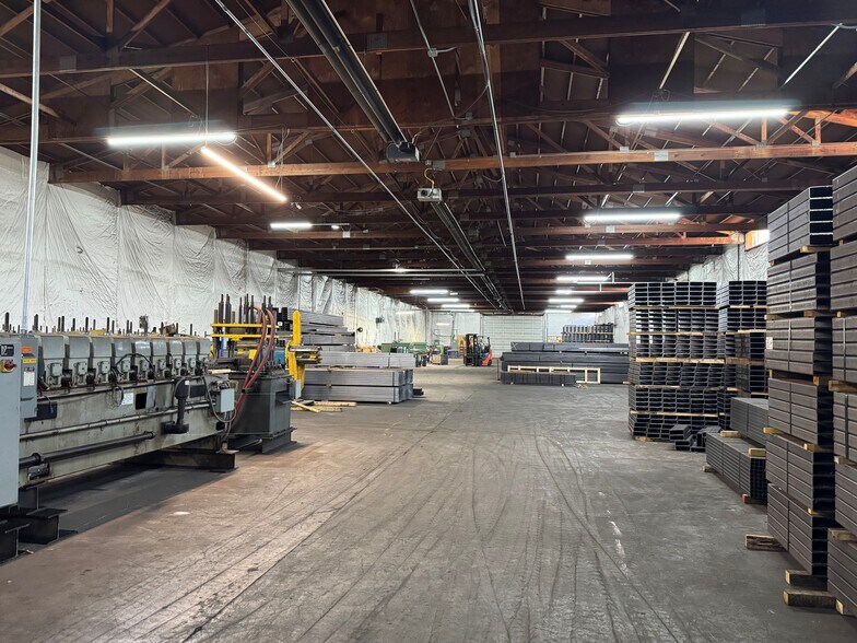 More Photos Of 1720 Main St, Elkhart Industrial For Sale