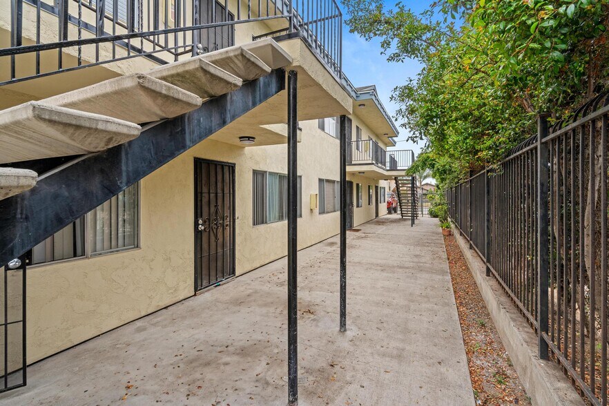 More Photos Of 1041 Calla Ave, Imperial Beach Apartments For Sale